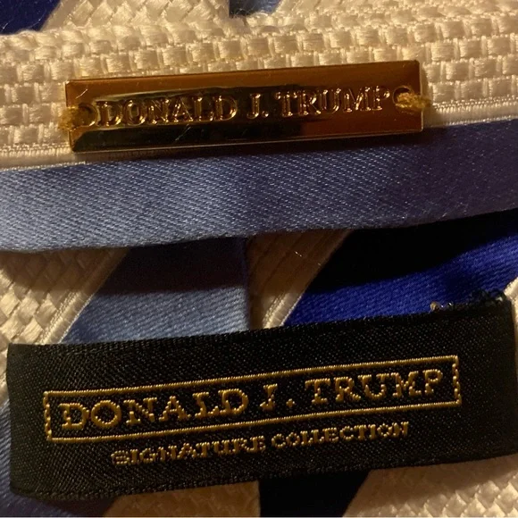 Donald J Trump Signature Collection Men’s Silk Necktie in Stipes Blue & White